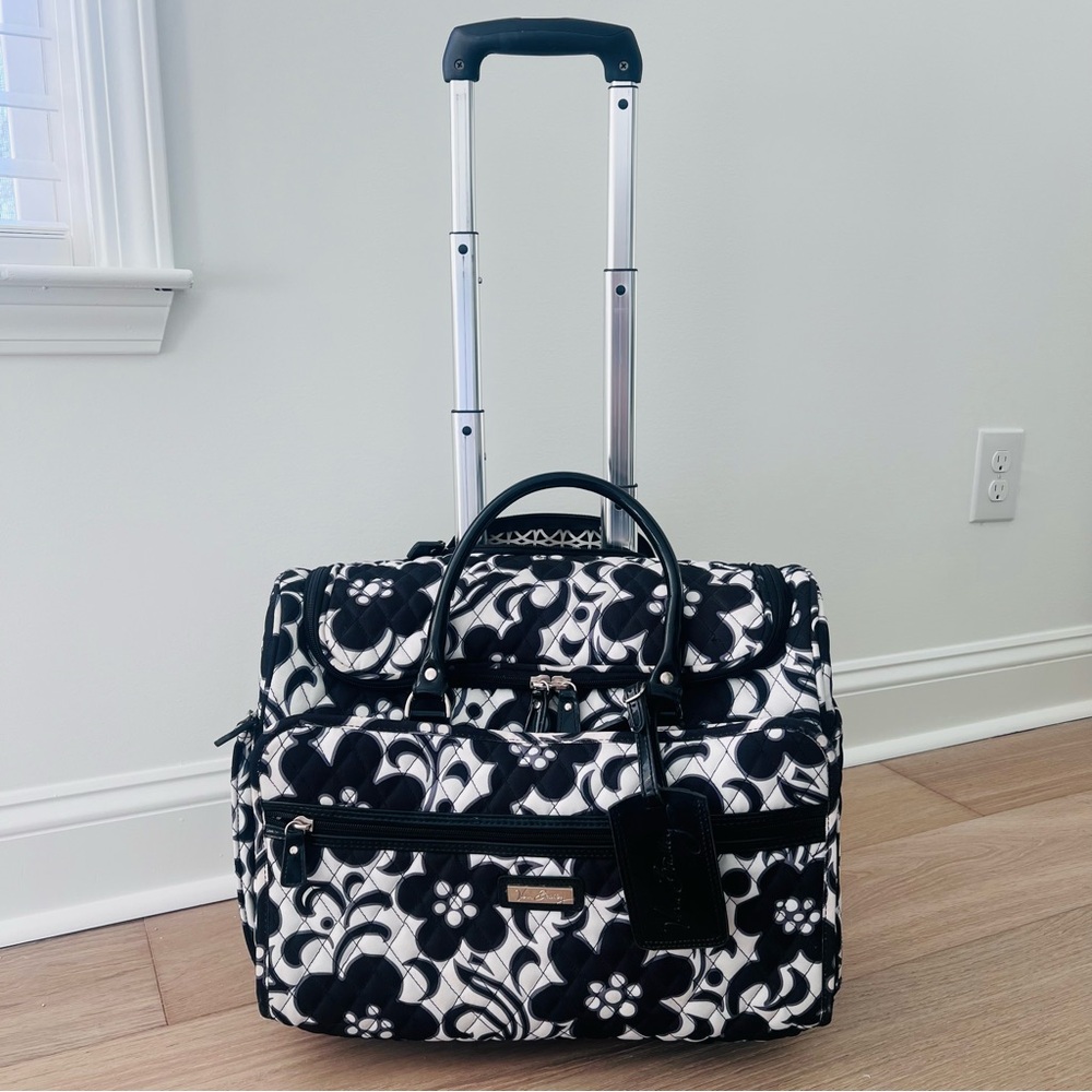 VERA BRADLEY Metropolitan 18” Rolling Travel Luggage Carry On Retired Pattern